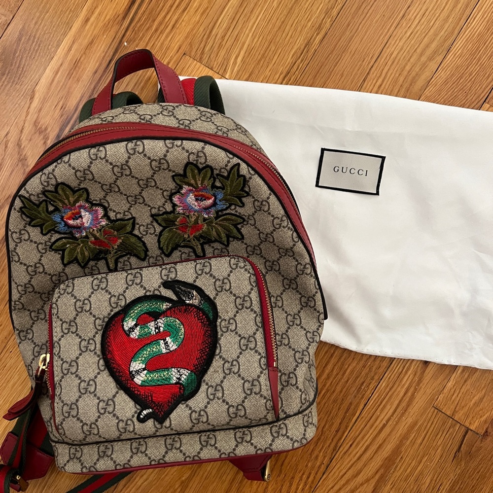GUCCI Supreme Flower Snake Heart Embroidered Backpack Beige Red Canvas